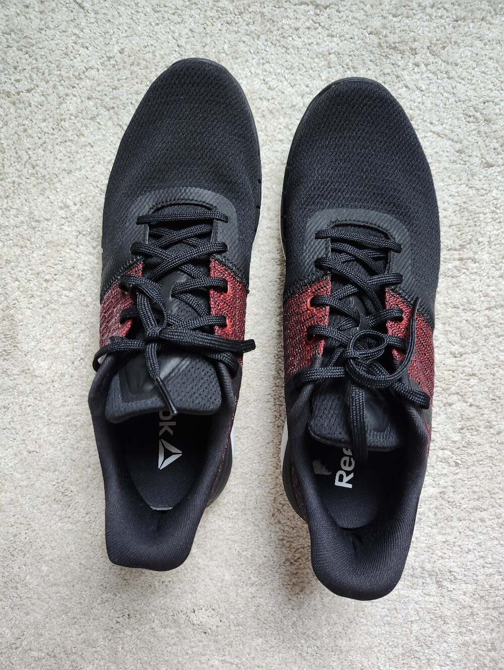 Reebok Black with Red Knit Midfoot Athletic Sneakers New No Tag